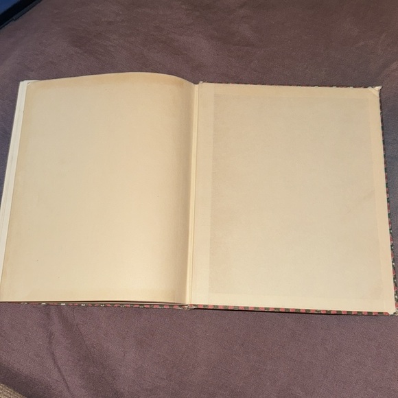 Book - Picture 11 of 12